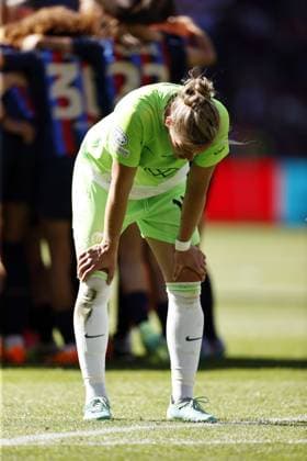EINDHOVEN - Alexandra Popp of VfL Wolfsburg disappointed after the UEFA Champions League Final for Women between FC Barcelona, Barca and VfL Wolfsburg at Phillips stadium on June 3, 2023 in Eindhoven, Netherlands. ANP MAURICE VAN STONE Women s UEFA Champions League FINAL 2022 2023 xVIxANPxSportx xxANPxIVx 470814158 originalFilename: 470814158.jpg