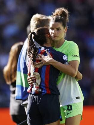 EINDHOVEN - Dominique Janssen of VfL Wolfsburg disappointed after the UEFA Champions League Final for Women between FC Barcelona, Barca and VfL Wolfsburg at Phillips stadium on June 3, 2023 in Eindhoven, Netherlands. ANP MAURICE VAN STONE Women s UEFA Champions League FINAL 2022 2023 xVIxANPxSportx xxANPxIVx 470814350 originalFilename: 470814350.jpg