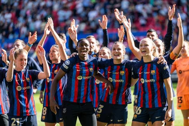 230603 Players of Barcelona celebrate after winning the UEFA Women s Champions League final match between Barcelona and Wolfsburg on June 3, 2023 in Eindhoven. Photo: Ludvig Thunman BILDBYRAN kod LT LT0533 fotboll football soccer fotball champions league final barcelona wolfsburg dam bbeng jubel Copyright: LUDVIGxTHUNMAN BB230603LT127