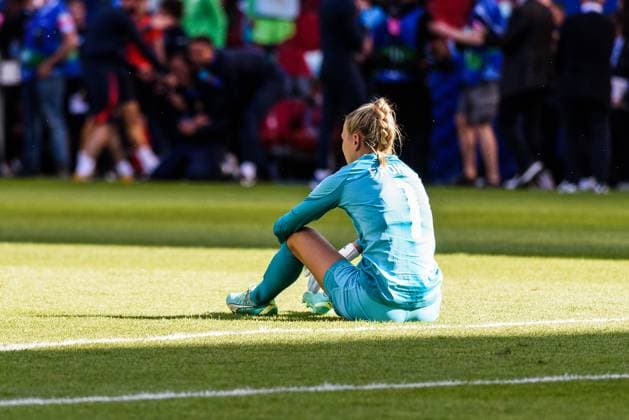 03.06.2023, Eindhoven, PSV Stadion, UEFA Women s Champions League: Barcelona - Wofsburg, 1 goalkeeper Merle Frohms (Wolfsburg) after losing the final Eindhoven PSV Stadion North Brabant Netherlands Copyright: xJustPictures.ch SvenxBeyrichx
