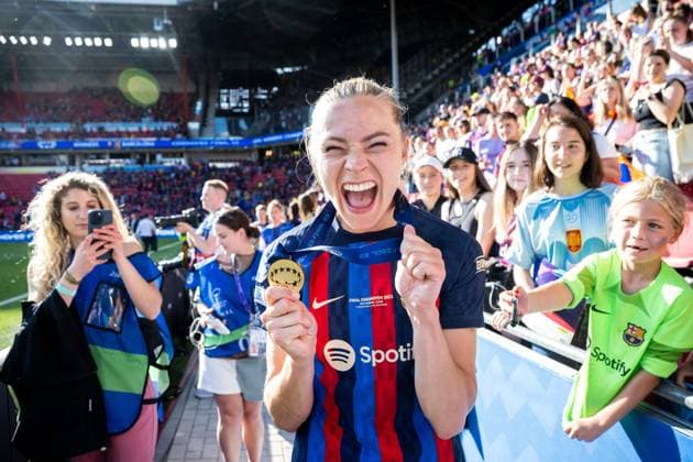 230603 Fridolina Rolfö of Barcelona celebrates with her gold medal after winning the UEFA Women s Champions League final match between Barcelona and Wolfsburg on June 3, 2023 in Eindhoven. Photo: Ludvig Thunman BILDBYRAN kod LT LT0533 fotboll football soccer fotball champions league final barcelona wolfsburg dam bbeng jubel Copyright: LUDVIGxTHUNMAN BB230603LT160
