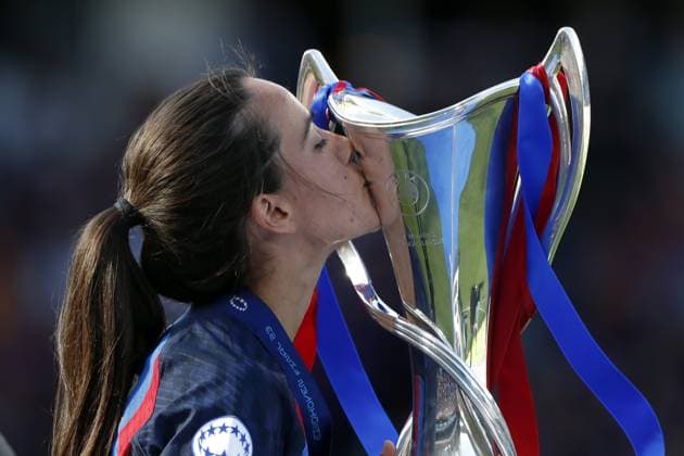 EINDHOVEN - Nuria Rabano of FC Barcelona, Barca with UEFA Womens Champions League trophy after the UEFA Champions League Final for Women between FC Barcelona and Vfl Wolfsburg at Phillips stadium on June 3, 2023 in Eindhoven, Netherlands. ANP MAURICE VAN STONE Women s UEFA Champions League FINAL 2022 2023 xVIxANPxSportx xxANPxIVx 470817104 originalFilename: 470817104.jpg