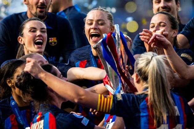 230603 Fridolina Rolfö of Barcelona celebrates with the trophy after winning the UEFA Women s Champions League final match between Barcelona and Wolfsburg on June 3, 2023 in Eindhoven. Photo: Ludvig Thunman BILDBYRAN kod LT LT0533 fotboll football soccer fotball champions league final barcelona wolfsburg dam bbeng jubel Copyright: LUDVIGxTHUNMAN BB230603LT173