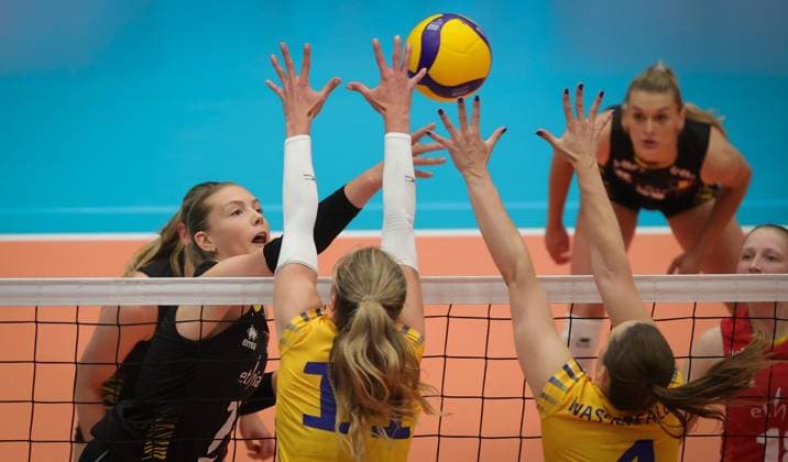 Sport Themen der Woche KW22 Belgium s Celine Van Gestel fights for the ball during a volleyball match between Belgium s national women s volleyball team, the Yellow Tigers, and the Swedish national men s volleyball team, match 3 (out of 6) in the League Round Pool A of the European Golden League women, in Beveren, Saturday 03 June 2023. VIRGINIExLEFOUR  x68356547x