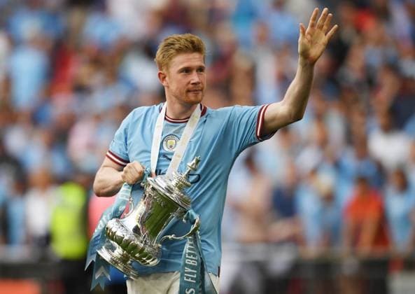 London, England, 3rd June 2023. Kevin De Bruyne of Manchester City lifts the trophy during the The FA Cup match at Wembley Stadium, London. Picture credit should read: Gary Oakley Sportimage EDITORIAL USE ONLY. No use with unauthorised audio, video, data, fixture lists, club league logos or live services. Online in-match use limited to 120 images, no video emulation. No use in betting, games or single club league player publications. SPI-2478-0098