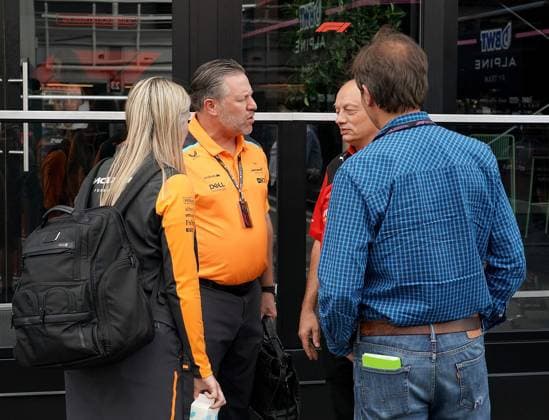 Formel 1 AWS Grand Prix von Spanien 2023 03.06.2023, Circuit de Catalunya, Barcelona, Formel 1 AWS Grand Prix von Spanien 2023 , im Bild Geschäftsführer Zak Brown (McLaren Formula 1 Team) mit Teamchef Frederic Vasseur (Scuderia Ferrari)