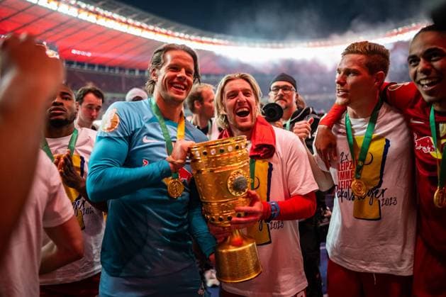 03.06.2023, xkvx, Fussball DFB Pokal Finale 2023, RB Leipzig - Eintracht Frankfurt emspor, v.l. Jubel Örjan Nyland (RB Leipzig), Kevin Kampl (RB Leipzig) (DFL DFB REGULATIONS PROHIBIT ANY USE OF PHOTOGRAPHS as IMAGE SEQUENCES and or QUASI-VIDEO) Berlin *** 03 06 2023, xkvx, football DFB Pokal final 2023, RB Leipzig Eintracht Frankfurt emspor, v l cheers Örjan Nyland RB Leipzig , Kevin Kampl RB Leipzig DFL DFB REGULATES PROHIBIT ANY USE OF PHOTOGRAPHS as IMAGE SEQUENCES and or QUASI VIDEO Berlin