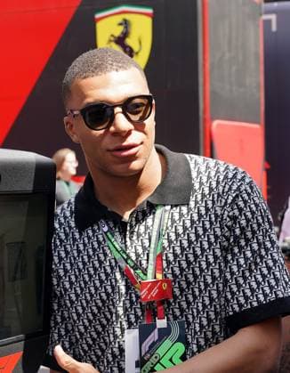 Formel 1 AWS Grand Prix von Spanien 2023 04.06.2023, Circuit de Catalunya, Barcelona, Formel 1 AWS Grand Prix von Spanien 2023 , im Bild Der französische Fussballer Kylian Mbappe (Paris Saint-Germain)