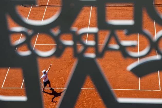 230604 Sebastian Eriksson of Sweden competes in boy?s first round singles tennis match during Roland-Garros on June 4, 2023 in Paris. Photo: Vegard Grott BILDBYRAN kod VG VG0447 bbeng tennis french open franska öppna ATP, Tennis Herren roland garros grand slam sverige sweden Copyright: VEGARDxGRoTT BB230604VG001