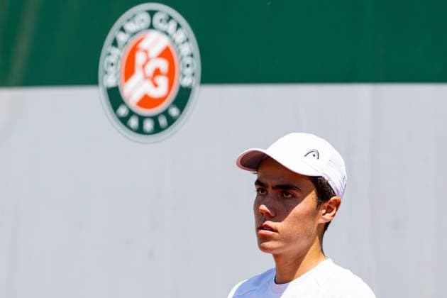 230604 Sebastian Eriksson of Sweden competes in boy?s first round singles tennis match during Roland-Garros on June 4, 2023 in Paris. Photo: Vegard Grott BILDBYRAN kod VG VG0447 bbeng tennis french open franska öppna ATP, Tennis Herren roland garros grand slam sverige sweden Copyright: VEGARDxGRoTT BB230604VG006