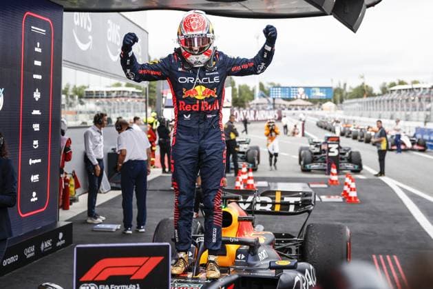 VERSTAPPEN Max (ned), Red Bull Racing RB19, portrait celebration victory during the Formula 1 AWS Gran Premio de Espana 2023, 7th round of the 2023 Formula One World Championship, WM, Weltmeisterschaft from June 2 to 4, 2023 on the Circuit de Barcelona-Catalunya, in Montmelo, Spain - F1 - SPANISH GRAND PRIX 2023 - RACE DPPI Panoramic  03323010__R3_9412