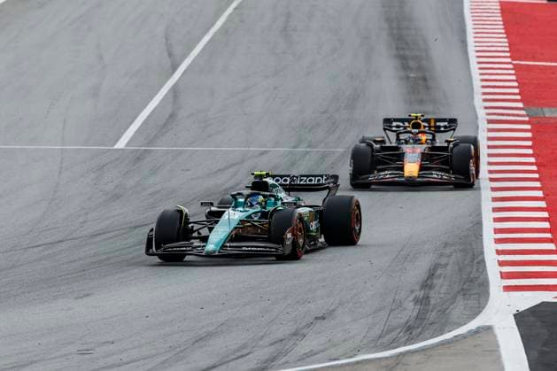 14 ALONSO Fernando (spa), Aston Martin F1 Team AMR23, action 11 PEREZ Sergio (mex), Red Bull Racing RB19, action during the Formula 1 AWS Gran Premio de Espana 2023, 7th round of the 2023 Formula One World Championship, WM, Weltmeisterschaft from June 2 to 4, 2023 on the Circuit de Barcelona-Catalunya, in Montmelo, Spain - F1 - SPANISH GRAND PRIX 2023 - RACE DPPI Panoramic  03323010__R3_1213