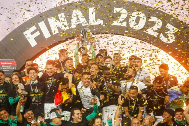 June 4, 2023, Los Angeles, California, USA: Mexico s Leon celebrates with the championship trophy after defeating Los Angeles FC during the second leg of the CONCACAF championship final soccer match at BMO Stadium in Los Angeles Sunday, June 4, 2023. Los Angeles USA - ZUMAc68_ 20230604_zaf_c68_041 Copyright: xRingoxChiux