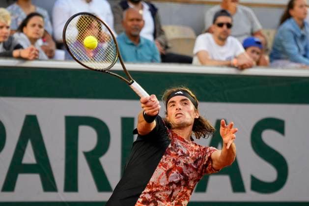 PARIS, FRANCE - JUNE 4: Stefanos Tsitsipas plays a forehand during 4th round of Roland Garros 2023 match between Sebastian Ofner vs Stefanos Tsitsipas at Roland Garros Stadium on June 4, 2023 in Paris, France. (Photo by Glenn Gervot Icon Sportswire) TENNIS: JUN 04 French Open EDITORIAL USE ONLY Icon2306046817
