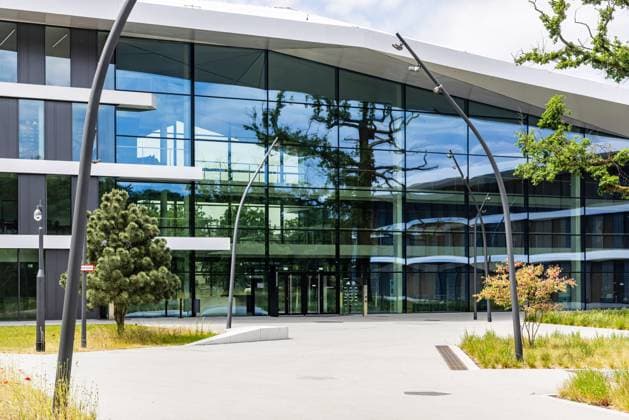DFB Campus Frankfurt. 180 Millionen Euro hat sich der Deutsche Fußball-Bund sein neues Headquarter mit Fußballhalle, Fußballplätzen und Seminärräumenn kosten lassen. 04.06.2023: Frankfurt am Main, Hessen, Deutschland, Europa Â