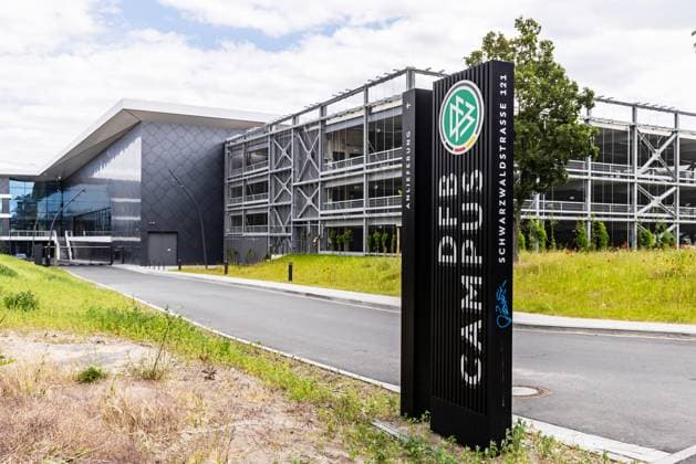 DFB Campus Frankfurt. 180 Millionen Euro hat sich der Deutsche Fußball-Bund sein neues Headquarter mit Fußballhalle, Fußballplätzen und Seminärräumenn kosten lassen. 04.06.2023: Frankfurt am Main, Hessen, Deutschland, Europa Â