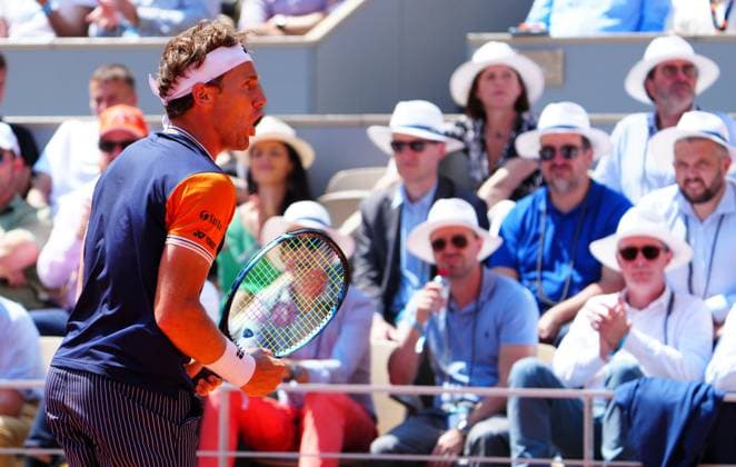 Mandatory Credit: Photo by Javier Garcia Shutterstock (13944044z) Casper Ruud celebrates taking the second set 7-5 French Open Tennis, Day 9, Roland Garros, Paris, France - 05 June 2023 French Open Tennis, Day 9, Roland Garros, Paris, France - 05 June 2023  Copyright: xJavierxGarcia Shutterstockx 13944044z