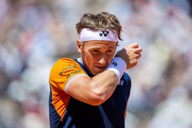 230605 Casper Ruud of Norway competes in men?s fourth round singles tennis match during Roland-Garros on June 5, 2023 in Paris. Photo: Vegard Grott BILDBYRAN kod VG VG0448 bbeng tennis french open franska öppna ATP, Tennis Herren roland garros grand slam norge norway Copyright: VEGARDxGRoTT BB230605VG018