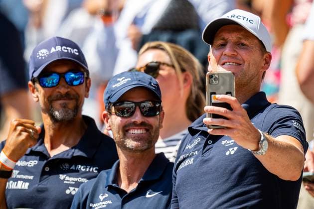 230605 Marcel da Cruz, performance coach, Pedro Clar Rossello, coach, and Christian Ruud, dad, taking a selfie in the stands after watching Casper Ruud of Norway in men?s fourth round singles tennis match during Roland-Garros on June 5, 2023 in Paris. Photo: Vegard Grott BILDBYRAN kod VG VG0448 bbeng tennis french open franska öppna ATP, Tennis Herren roland garros grand slam Copyright: VEGARDxGRoTT BB230605VG024