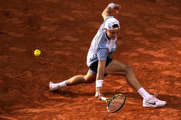 230605 Holger Rune of Denmark competes in men?s fourth round singles tennis match during Roland-Garros on June 5, 2023 in Paris. Photo: Vegard Grott BILDBYRAN kod VG VG0448 bbeng tennis french open franska öppna ATP, Tennis Herren roland garros grand slam denmark danmark Copyright: VEGARDxGRoTT BB230605VG038