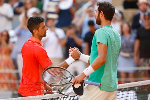Karen Khachanov gratuliert dem Sieger Novak Djokovic (SRB) Copyright: xJuergenxHasenkopfx