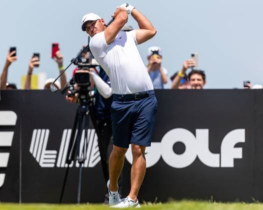 May 26, 2023, Potomac Falls, Virginia, USA: Five days after winning the PGA, Golf Herren Championship, BROOKS KOEPKA tees off on the first hole during the first round of the LIV Golf DC event at Trump National Golf Club. The PGA Tour is partnering with the Saudi-backed LIV Golf league, the organizations announced. Potomac Falls USA - ZUMAb237 20230526_znp_b237_016 Copyright: xRobertxBlakleyx