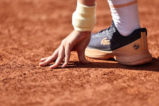 Typical: fingers with clay during quarter-finals of 2023 French Open at Roland Garros, Paris, 06 06 2023; -