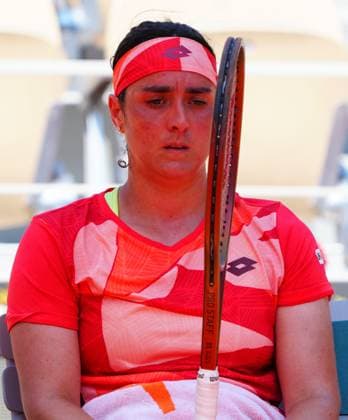 Mandatory Credit: Photo by Javier Garcia Shutterstock (13949271w) Ons Jabeur in quarter final action French Open Tennis, Day 11, Roland Garros, Paris, France - 07 June 2023 French Open Tennis, Day 11, Roland Garros, Paris, France - 07 June 2023  Copyright: xJavierxGarcia Shutterstockx 13949271w