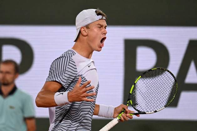 (230608) -- PARIS, June 8, 2023 -- Holger Rune reacts during the men s singles quarterfinal match between Casper Ruud of Norway and Holger Rune of Denmark at the French Open tennis tournament at Roland Garros in Paris, France, on June 7, 2023. (Photo by Xinhua) (SP)FRANCE-PARIS-TENNIS-ROLAND GARROS-FRENCH OPEN-MEN S SINGLES JulienxMattia 