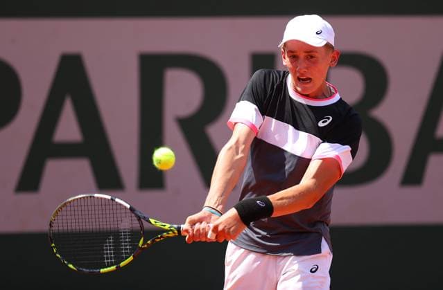 Mandatory Credit: Photo by Ella Ling Shutterstock (13949274a) Henry Searle of GBR in action French Open Tennis, Day 12, Roland Garros, Paris, France - 08 June 2023 French Open Tennis, Day 12, Roland Garros, Paris, France - 08 June 2023  Copyright: xEllaxLing Shutterstockx 13949274a