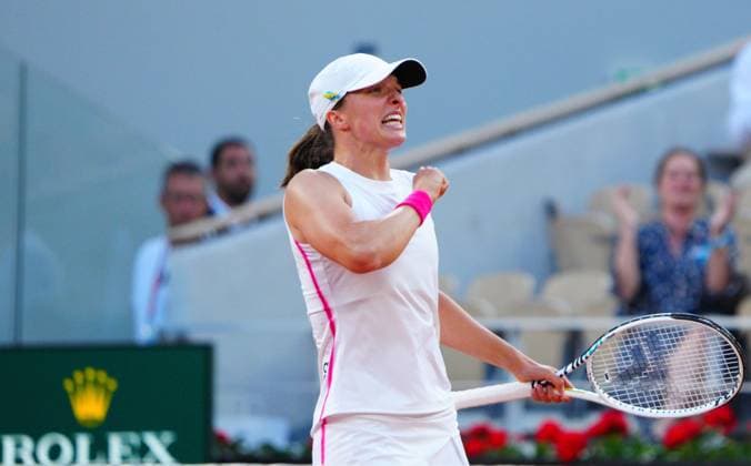 Mandatory Credit: Photo by Javier Garcia Shutterstock (13949272ax) Iga Swiatek celebrates her semi final win French Open Tennis, Day 12, Roland Garros, Paris, France - 08 June 2023 French Open Tennis, Day 12, Roland Garros, Paris, France - 08 June 2023  Copyright: xJavierxGarcia Shutterstockx 13949272ax