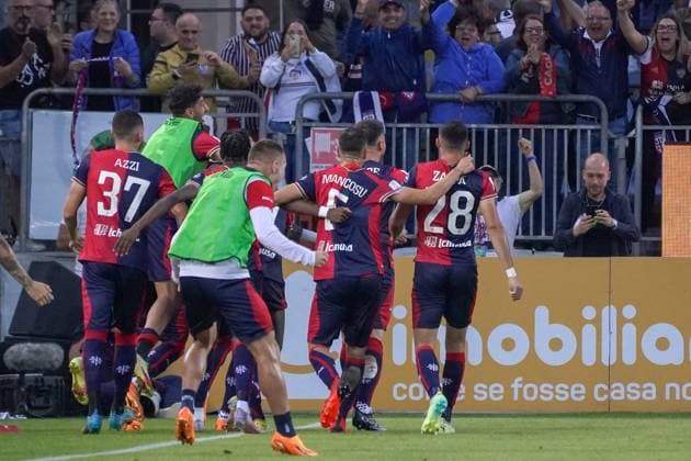 Foto Tocco Alessandro LaPresse 8 Giugno 2023 Cagliari, Italia - Cagliari vs Bari - Campionato di Calcio Serie BKT 2022 2023 - Stadio Unipol Domus. Nella foto:L esultanza di Lapadula (Cagliari Calcio); esultanza dopo gal 1-0 June 8, 2023 Cagliari, Italy - soccer - Cagliari vs Bari - Italian Football Championship League BKT 2022 2023 - Unipol Domus Stadium. In the pic:Celebrates Lapadula (Cagliari Calcio); celebrates after goal 1-0  Copyright: xAlessandroxTocco LaPressex