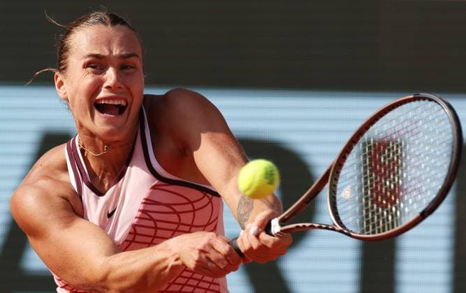 (230609) -- PARIS, June 9, 2023 -- Aryna Sabalenka competes during the women s singles semifinal match between Karolina Muchova of the Czech Republic and Aryna Sabalenka of Belarus at the French Open tennis tournament at Roland Garros in Paris, France, on June 8, 2023. ) (SP)FRANCE-PARIS-TENNIS-ROLAND GARROS-FRENCH OPEN-WOMEN S SINGLES GaoxJing 