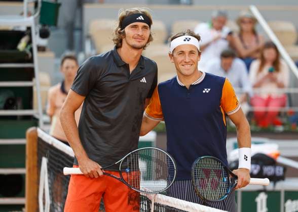 Sport Bilder des Tages Alexander Zverev und Casper Ruud posen fuer die Fotgrafen Halbfinale, Herren Einzel Copyright: xJuergenxHasenkopfx