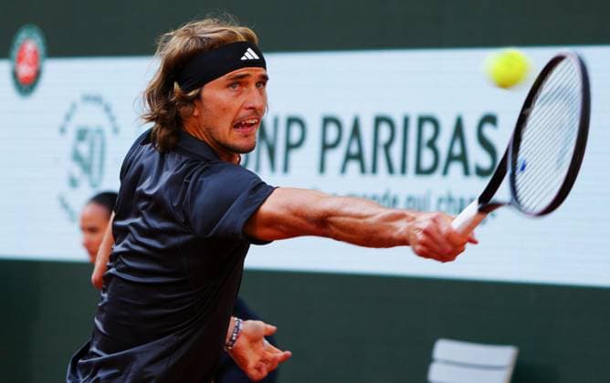 Mandatory Credit: Photo by Javier Garcia Shutterstock (13949278fl) Alexander Zverev French Open Tennis, Day 13, Roland Garros, Paris, France - 09 June 2023 French Open Tennis, Day 13, Roland Garros, Paris, France - 09 June 2023  Copyright: xJavierxGarcia Shutterstockx 13949278fl