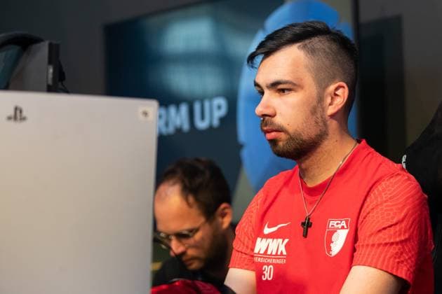 Grand Final der Virtual Bundesliga 2023 Yannic Bederke (Yannic0109, Augsburg FC) Grand Final der Virtual Bundesliga 2023, Koeln, Strassenkickerbase, 10.06.2023