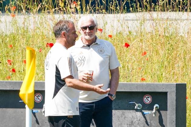 Bundestrainer Hansi Flick (Deutschland Germany) mit Sportdirektor Rudi Völler (Deutschland Germany) - Frankfurt 10.06.2023: Training der Deutschen Nationalmannschaft