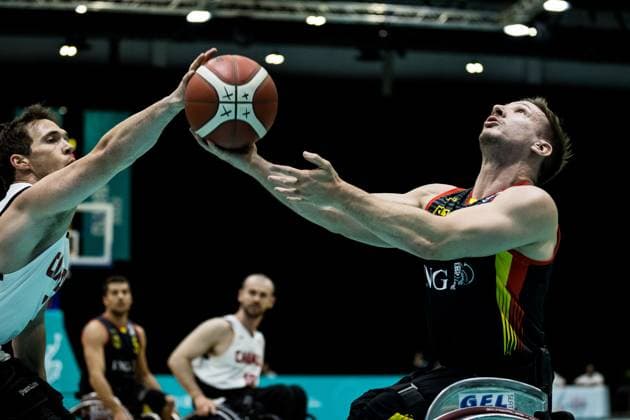 IWBF Rollstuhlbasketball Weltmeisterschaft Dubai 2022, Kanada - Deutschland, 10.06.2023 Colin Higgins (Kanada, 9), Jens Albrecht (Deutschland, 12) IWBF Rollstuhlbasketball Weltmeisterschaft Dubai 2022, Kanada - Deutschland, Dubai, World Trade Center Copyright: xBEAUTIFULxSPORTS Wunderlx