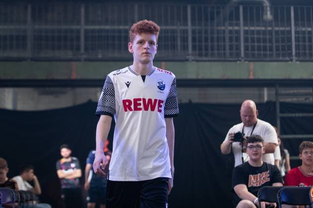Grand Final der Virtual Bundesliga 2023 David Queck (Dave, Sanhausen SV) Grand Final der Virtual Bundesliga 2023, Koeln, Strassenkickerbase, 10.06.2023