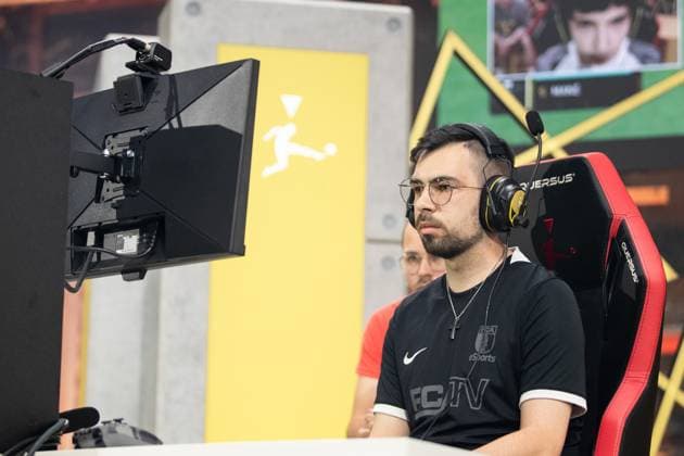 Grand Final der Virtual Bundesliga 2023 Yannic Bederke (Yannic0109, FC Augsburg) Grand Final der Virtual Bundesliga 2023, Koeln, Strassenkickerbase, 10.06.2023