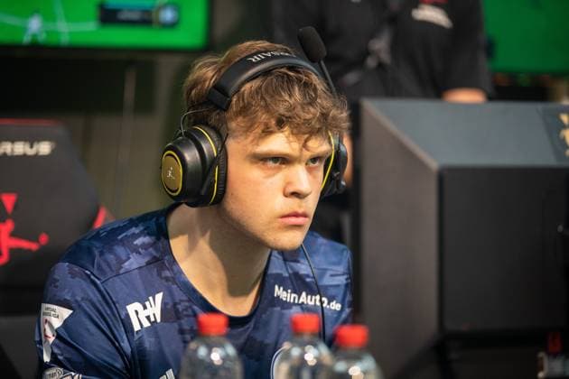 Grand Final der Virtual Bundesliga 2023 Max Eggenkaemper (Antimax, Schalke 04) Grand Final der Virtual Bundesliga 2023, Koeln, Strassenkickerbase, 10.06.2023