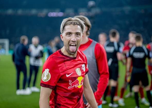 Leipzigs Kevin Kampl jubelt nach dem Spiel. DFB-Pokalfinale 2023 Eintracht Frankfurt - RB Leipzig 0:2. 3. Juni 2023 Olympiastadion, Berlin. SG Eintracht Frankfurt - RB Leipzig 0:2