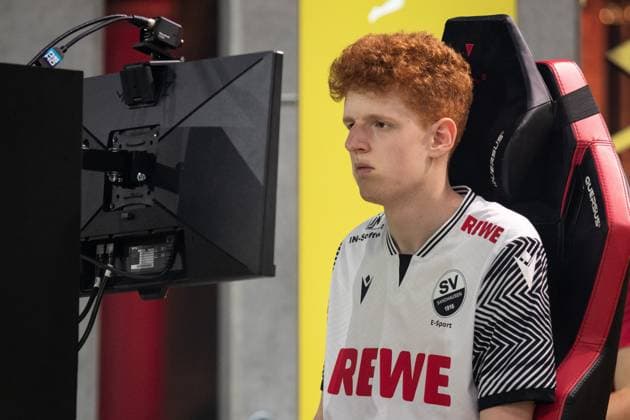 Grand Final der Virtual Bundesliga 2023 David Queck (Dave, Sanhausen sv) Grand Final der Virtual Bundesliga 2023, Koeln, Strassenkickerbase, 10.06.2023