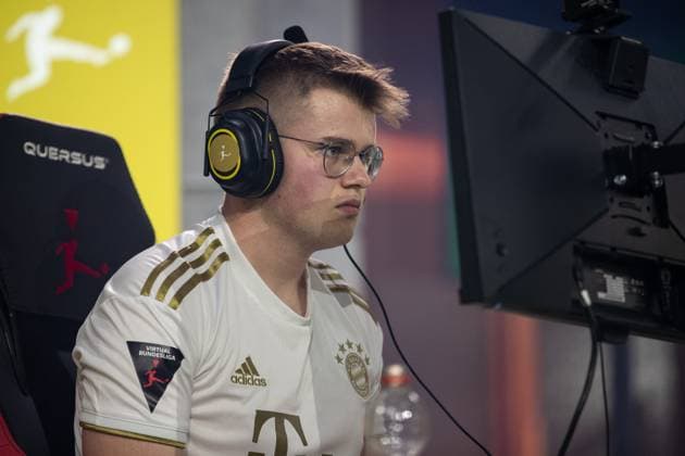 Grand Final der Virtual Bundesliga 2023 Niklas Rank (NiklasRank, FC Bayern) Grand Final der Virtual Bundesliga 2023, Koeln, Strassenkickerbase, 10.06.2023