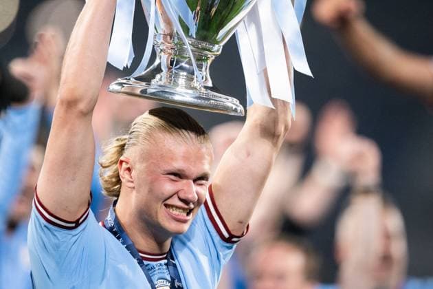 230610 Erling Braut Haaland of Manchester City celebrates with the trophy after the UEFA Champions League football match between Manchester City and Inter on June 10, 2023 in Istanbul. Photo: Jon Olav Nesvold BILDBYRAN COP 217 JE0065 fotboll football soccer fotball champions league manchester city inter bbeng final jubel Copyright: JONxOLAVxNESVOLD BB230610JE116