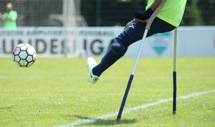 Deutsche Amputierten-Fußball Bundesliga, Dritter Spieltag auf der Paul-Hauenschild-Anlage des HSV. SG Nord-Ost - Anpfiff Hoffenheim. Symbolbild Symbolfoto Amputierten-Fußball . Norderstedt Schleswig-Holstein