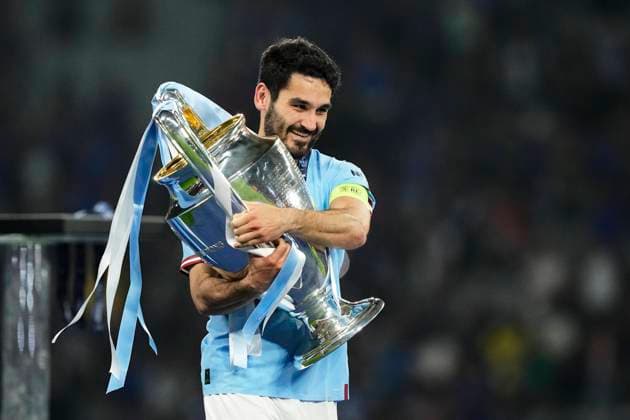 Bilder des Jahres 2023, Sport 06 Juni Sport Themen der Woche KW23 Sport Bilder des Tages FC Internazionale v Manchester City FC - UEFA Champions League Final 2022 23 Ilkay Gundogan central midfield of Manchester City and Germany celebrate winning the 2023 Champions league trophy after the UEFA Champions League 2022 23 final match between FC Internazionale and Manchester City FC at Atatuerk Olympic Stadium on June 10, 2023 in Istanbul, Turkey. Istanbul Turkey  Copyright: xJosexBretonx originalFilename:breton-fcintern230610_npM5d.jpg