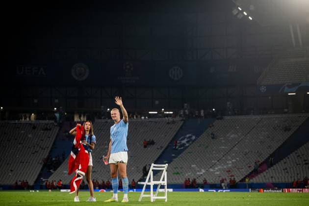 230610 Erling Braut Haaland of Manchester City and Isabel Haugseng Johansen celebrate after the UEFA Champions League football match between Manchester City and Inter on June 10, 2023 in Istanbul. Photo: Jon Olav Nesvold BILDBYRAN COP 217 JE0065 fotboll football soccer fotball champions league manchester city inter bbeng final jubel Copyright: JONxOLAVxNESVOLD BB230610JE177