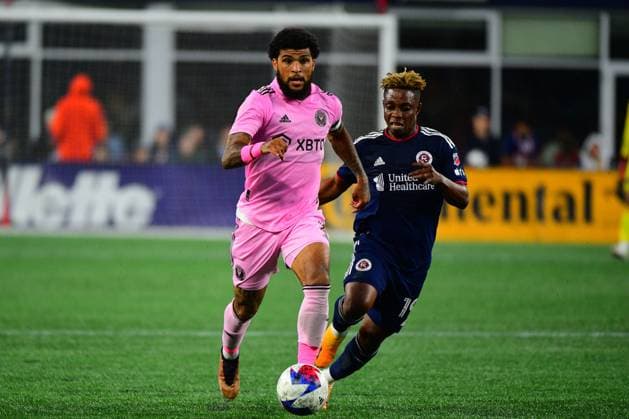 FOXBOROUGH, MA - JUNE 10: Inter Miami CF defender DeAndre Yedlin (2) controls the ball while pursued by New England Revolution midfielder Latif Blessing (19) during a match between the New England Revolution and Inter Miami CF on June 10, 2023, at Gillette Stadium in Foxborough, Massachusetts. (Photo by Erica Denhoff Icon Sportswire) SOCCER: JUN 10 MLS, Fussball Herren, USA - New England Revolution vs Inter Miami CF EDITORIAL USE ONLY Icon23061007