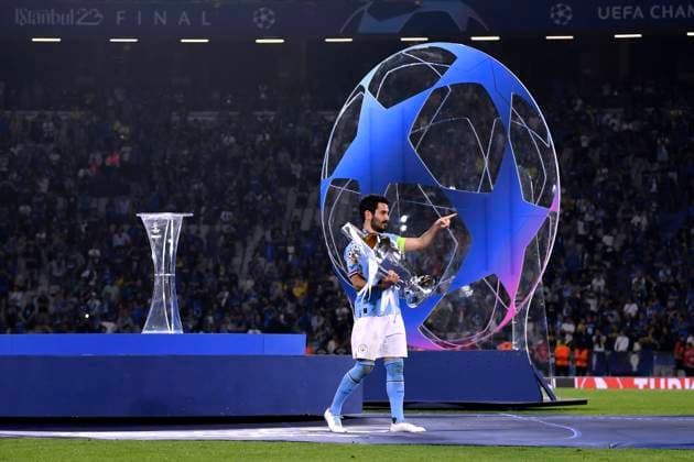 GUENDOGAN Ilkay Kapitaen Team Manchester City bei der Siegerehrung mit Pokal UEFA Championsleague Finale 2023 in Istanbul Spiel Manchester City - Inter Mailand 1 : 0 am 10.Juni 2023 in Istanbul DFL REGULATIONS PROHIBIT ANY USE OF PHOTOGRAPHS as IMAGE SEQUENCES and or QUASI-VIDEO Copyright: xLacixPerenyix